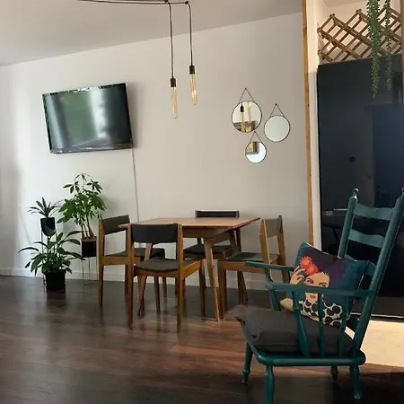 Metro Trocka Apartment *